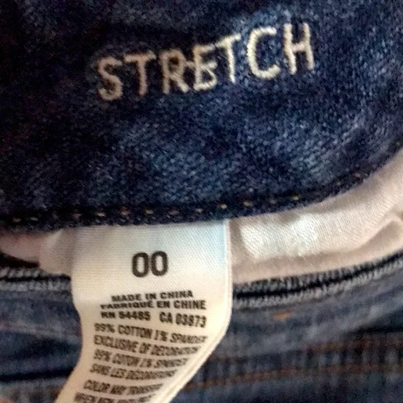 American Eagle stretch shorts. Embroidery in pink and green w/ flowers. 1 inseam - Picture 4 of 4